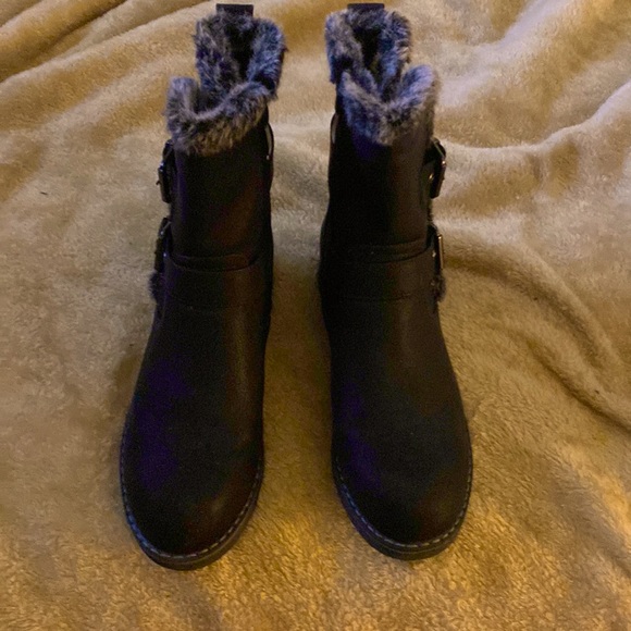 Winter boots - Picture 1 of 3